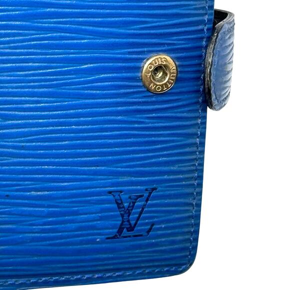 Louis Vuitton Blue Buckle Wallet - Picture 13 of 13